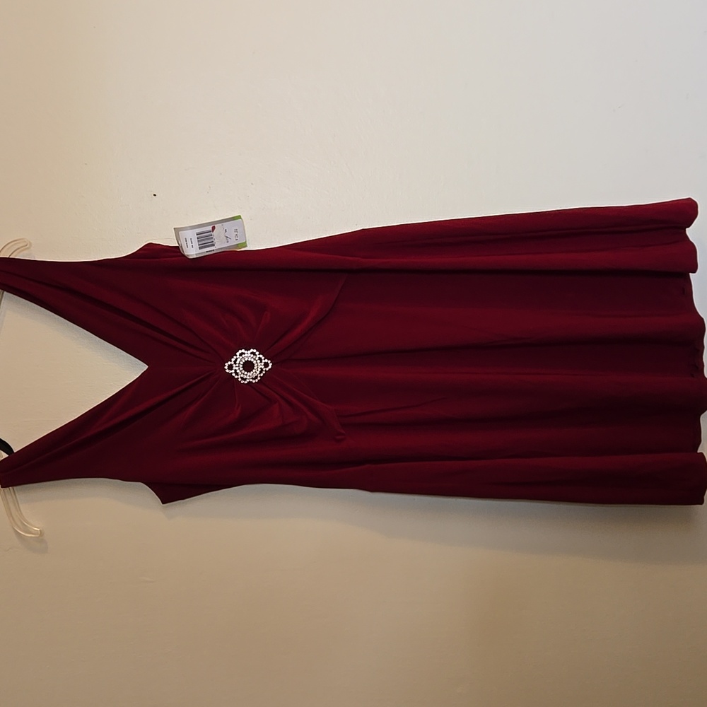 Patra That Red Dress - Picture 2 of 10